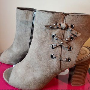 Circus by Sam Edelman Peep Toe bootie NWB, Tan, Size 8